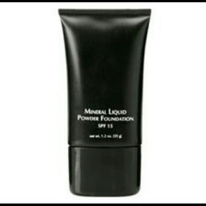LINEN MINERAL LIQUID POWER FOUNDATION WITH SPF 15 FROM MAKEUP ARTIST COUNTER!!